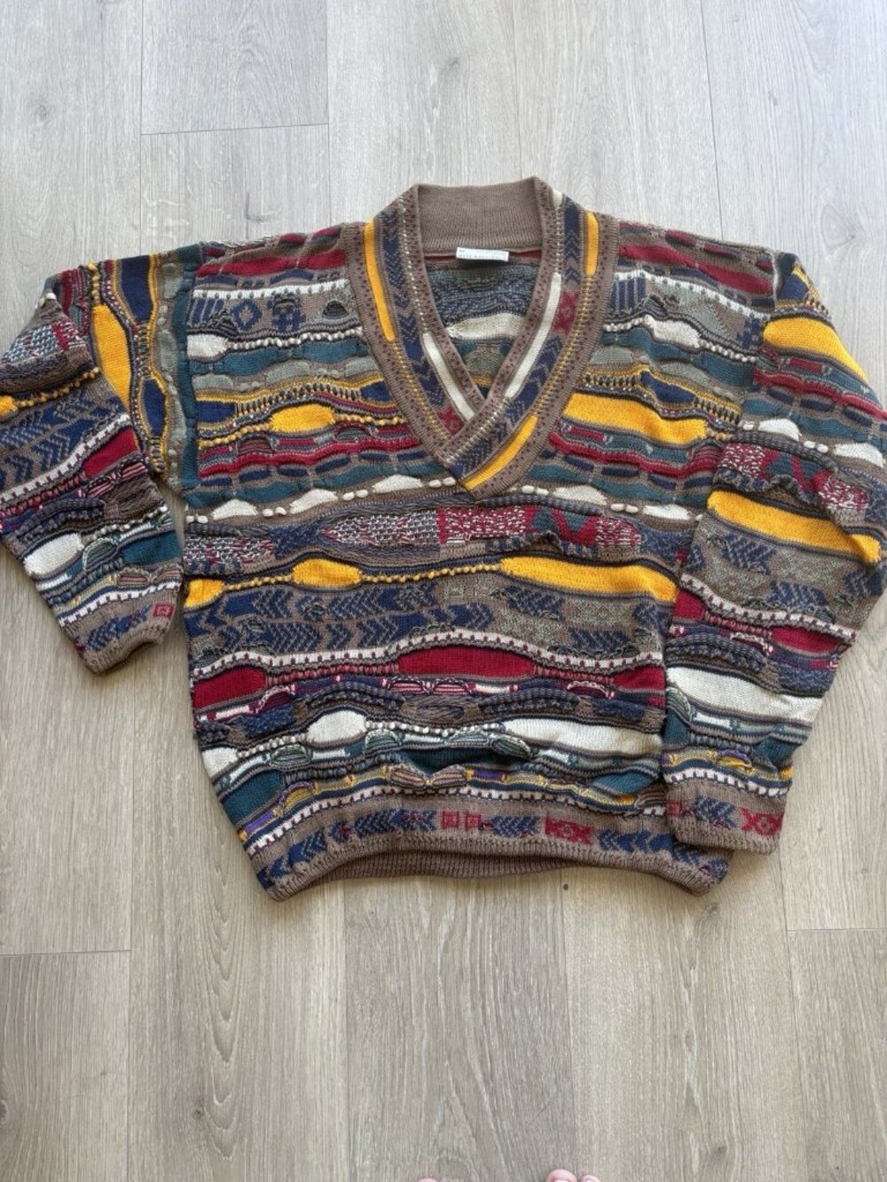 Coogi Vintage 3D Knit Sweater Print Men’s Medium M V Neck